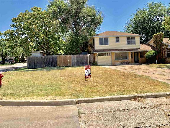 3rd image of 2202 NW Cheyenne Ave