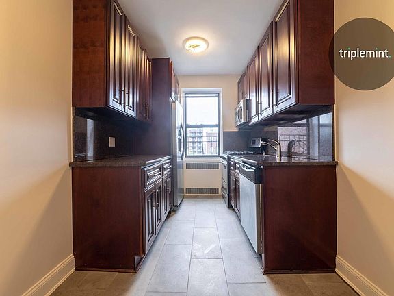 3rd image of 2540 31st Ave APT 6S