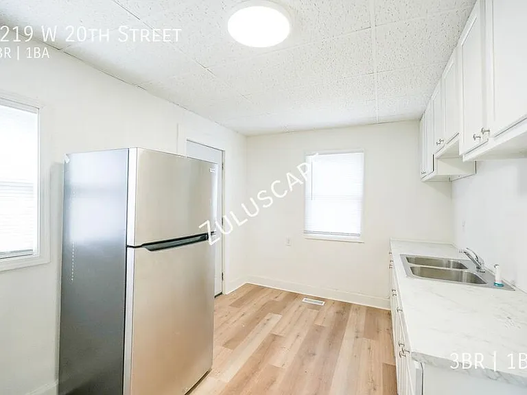 1219 W 20th St — Photo 10