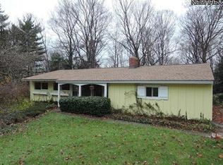 10216 Mayfield Rd, Chesterland, OH 44026