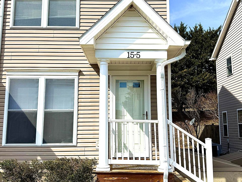 1st image of 15-5 Beverly Ct