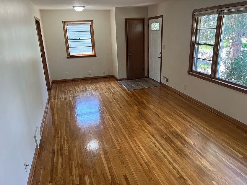 living-dinning room_08312022