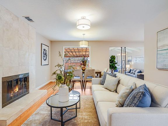 4th image of 393 S Fernwood Cir