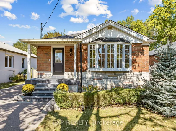 10 Yarn Rd, Toronto, ON M9B 1H5