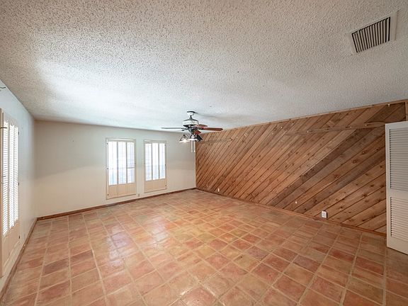 5th image of 35 Twin Oaks Cir