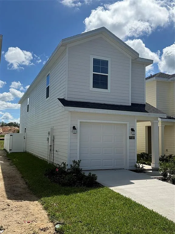 4 bed, 2.5 bath, 1571 sqft, $1,950 — Photo 2