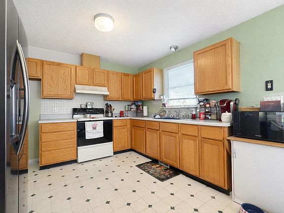 5th image of 611 S Wakefield St