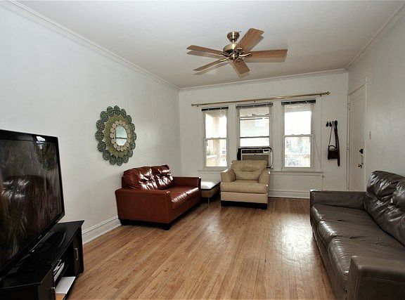 2nd image of 5648 W Gunnison St