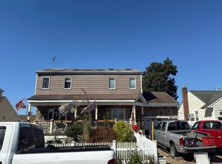 58 N Fordham Rd, Hicksville, NY 11801