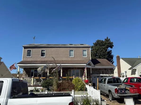 58 N Fordham Rd, Hicksville, NY 11801