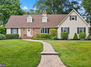 680 6th St, Roebling, NJ 08554