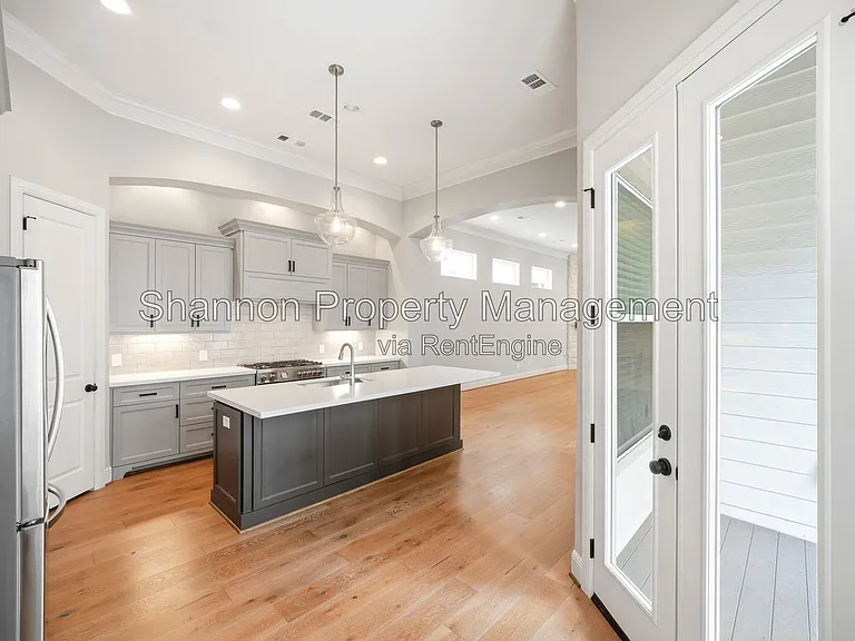 1204 W 16th St #B — Photo 24