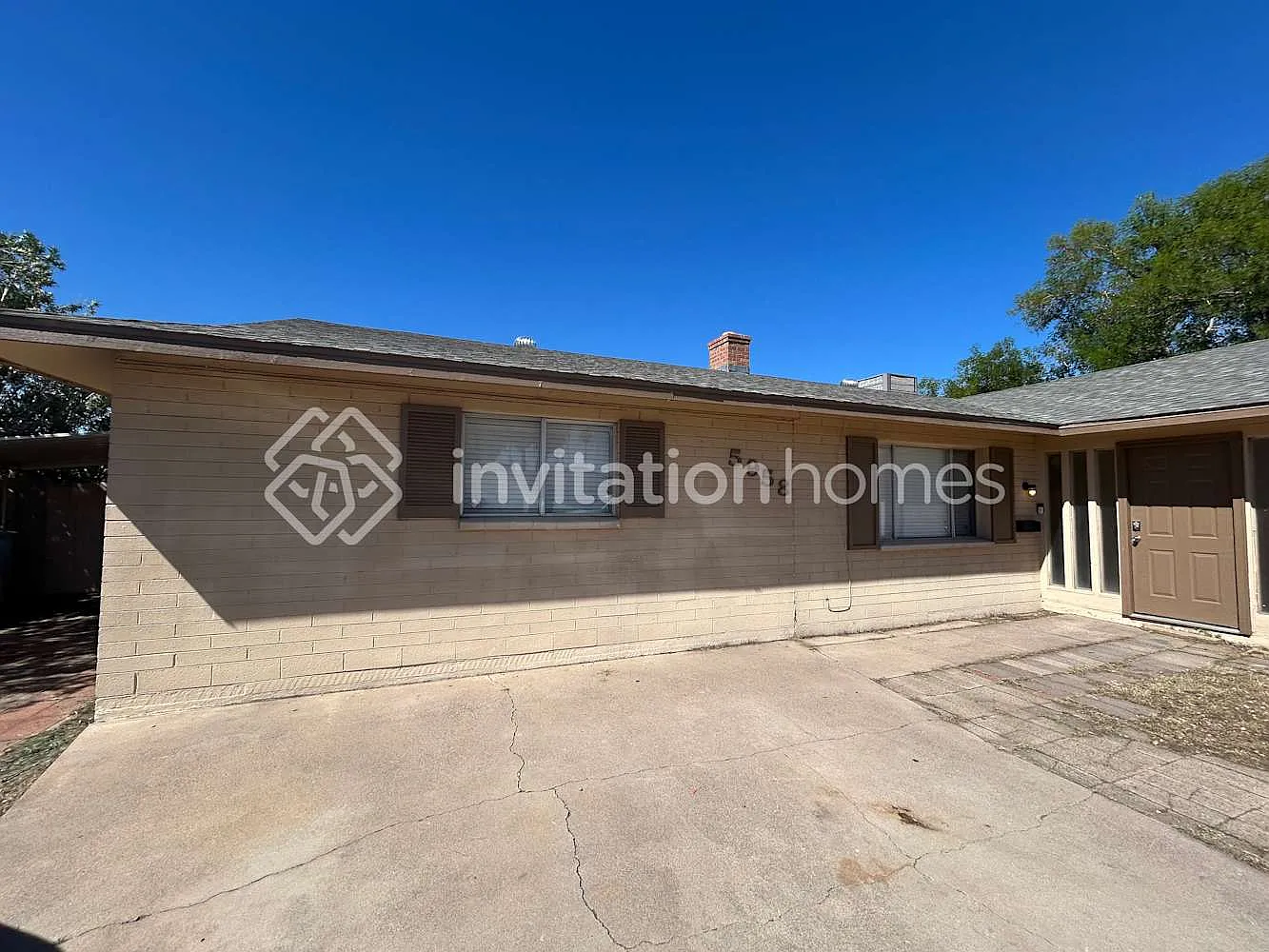 5958 W Hazelwood St Phoenix, AZ 85033 — Photo 1