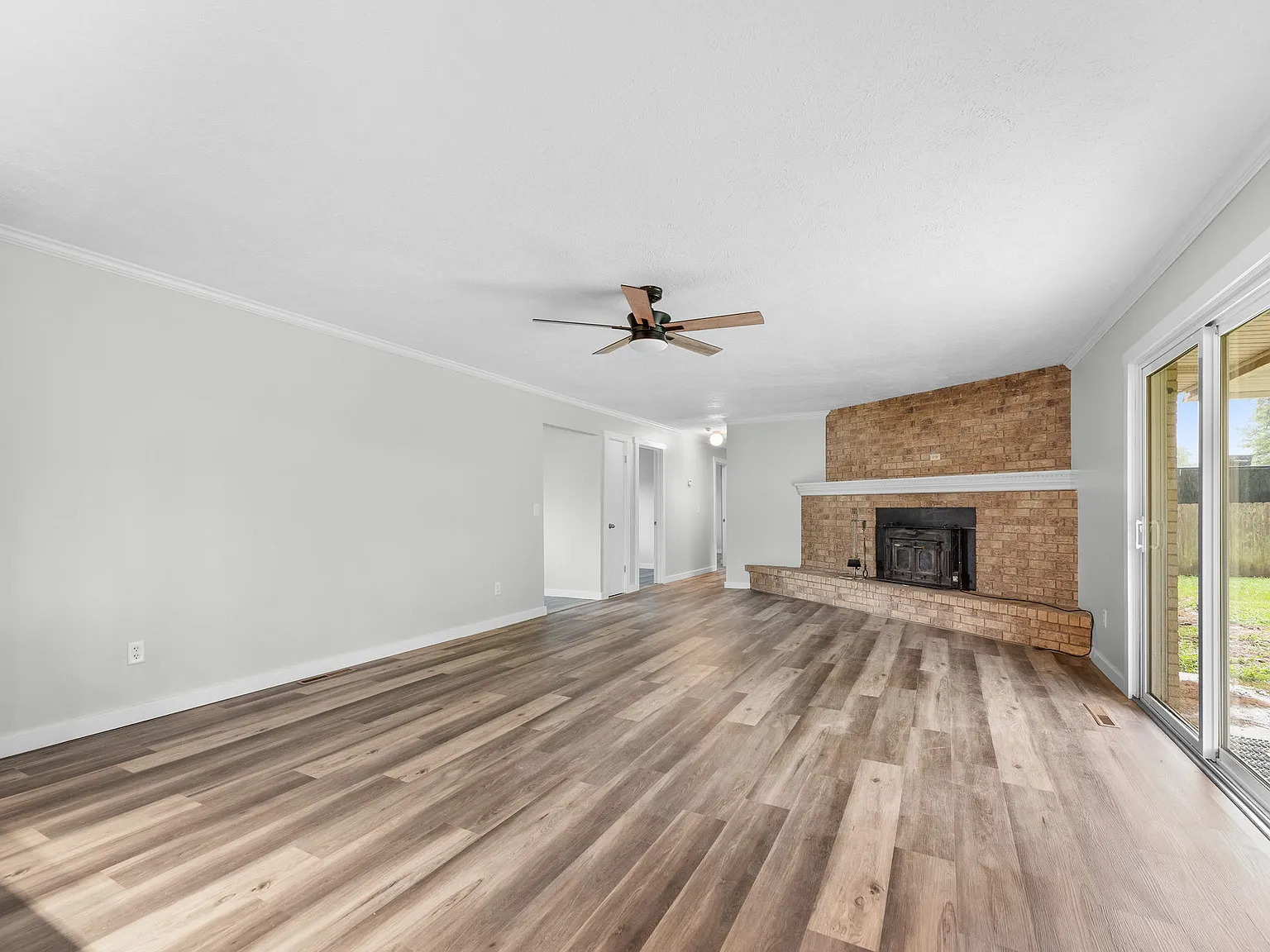 3 bed, 2.5 bath, 1695 sqft, $1,750 — Photo 3