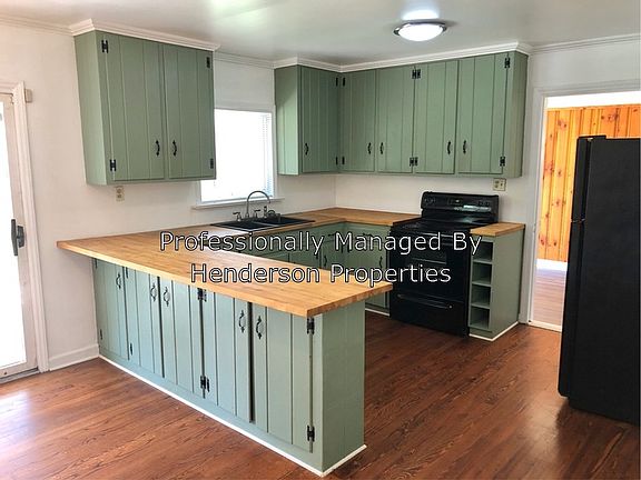 3rd image of 2540 Elkwood Cres