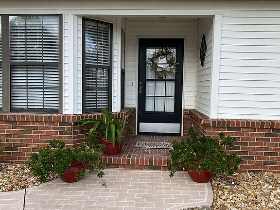 2nd image of 289 SE Rosewood Cir