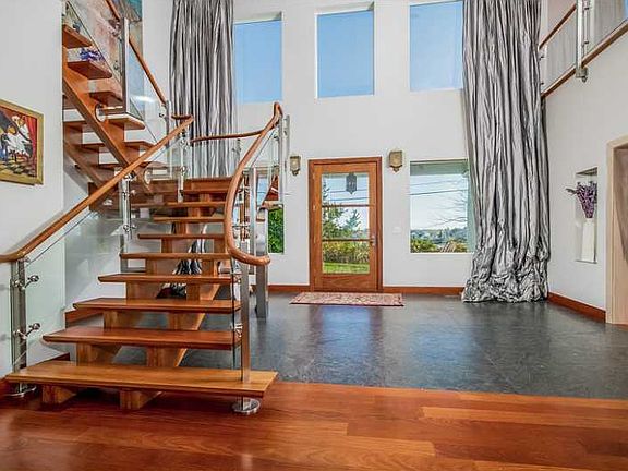 4th image of 114 Marine Dr