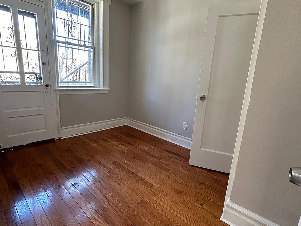 1st image of 500 Park Ave APT 17