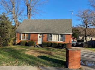 6703 Manslick Rd, Louisville, KY 40214