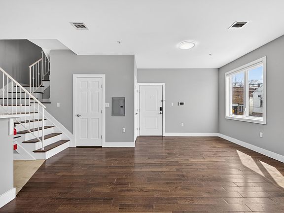 2nd image of 1432 46th St #2