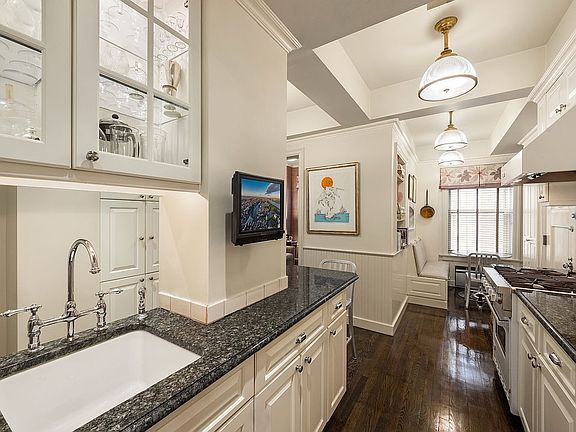 5th image of 975 Park Ave #9D