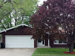 210 Walnut St N, Belle Plaine, MN 56011