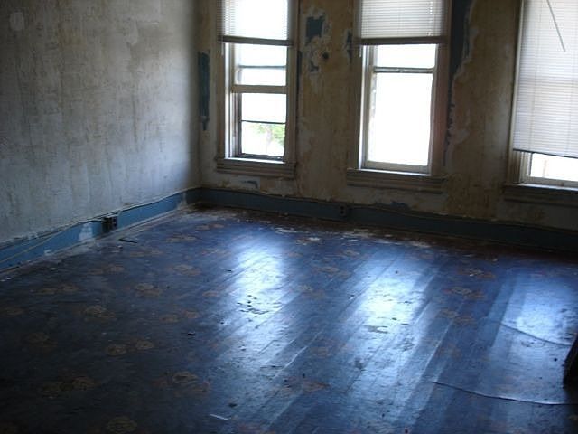 2nd image of 210 S Payson St
