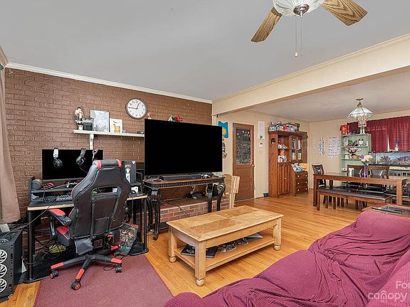 5th image of 508 Harmony Dr