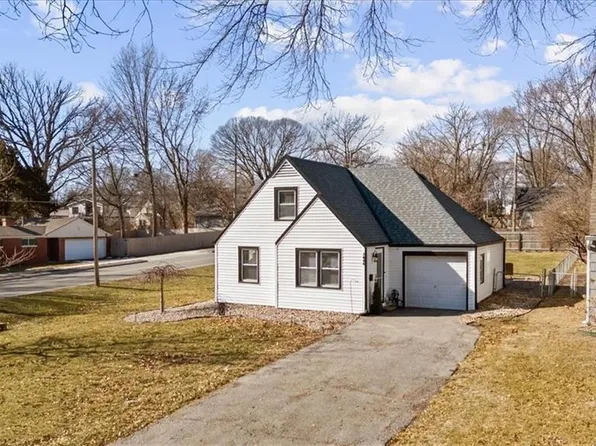 7846 Summit St, Kansas City, MO 64114