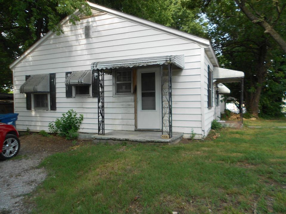 2nd image of 1304 E 4th St