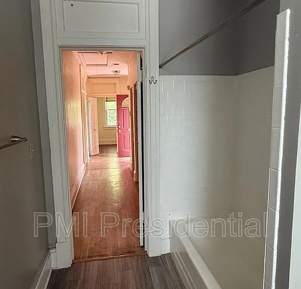 2804 E Leigh St #B — Photo 4