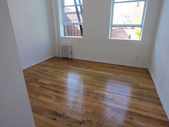 3rd image of 249 W 11th St APT 3R