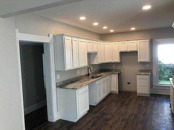2nd image of 156 Hamilton St