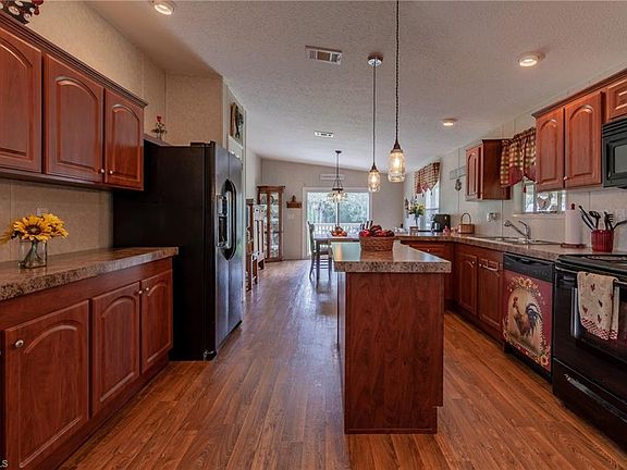 5th image of 2301 Linwood Ave