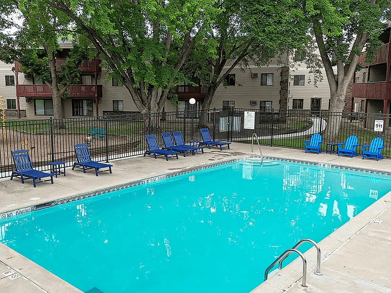 Sundeck with Chaise Lounge Seating