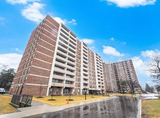 3120 Kirwin Ave #605, Mississauga, ON L5A 3R2