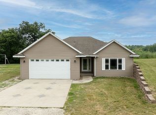 2872 60th St, Vinton, IA 52349
