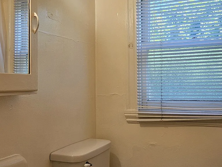 803 Smalley Ave #6 — Photo 8