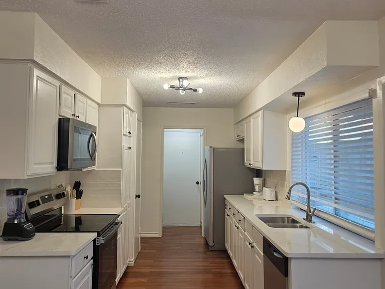 1805 Eastfield Dr — Photo 16