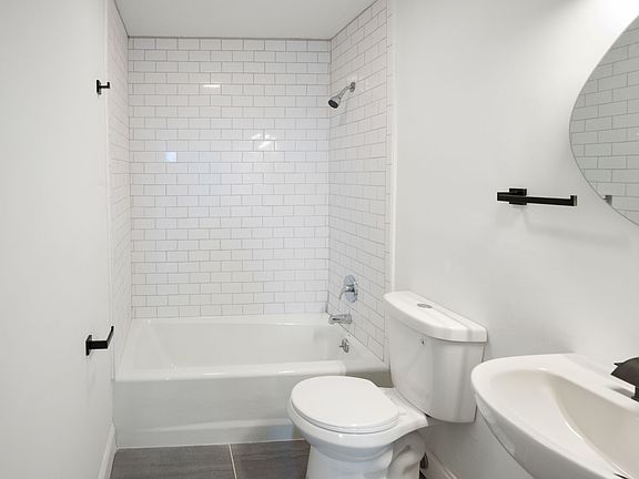 4th image of 2136 Ravine St #5