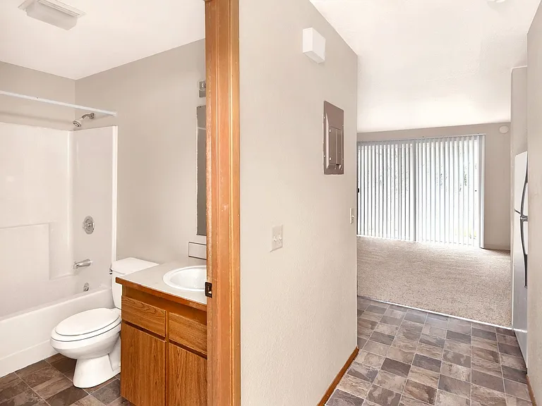 2303 Taylor Ave — Photo 7