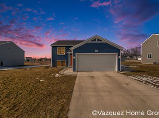 241 Sweet Meadow Dr, Kent City, MI 49330
