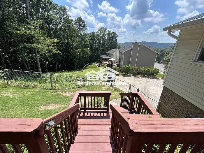 2501 Crestwood Cir — Photo 5