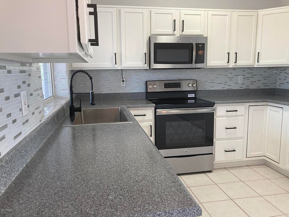 2nd image of 15291 S Amado Blvd