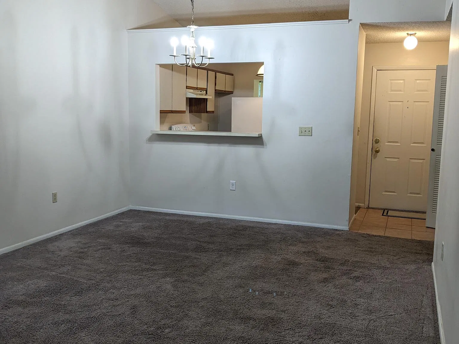 2 bed, 962 sqft, $1,600 — Photo 3
