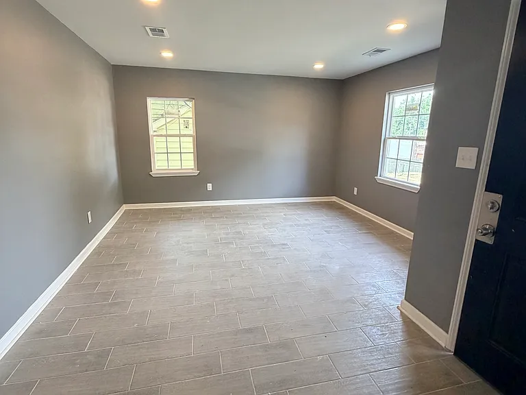 854 Josephine St — Photo 9