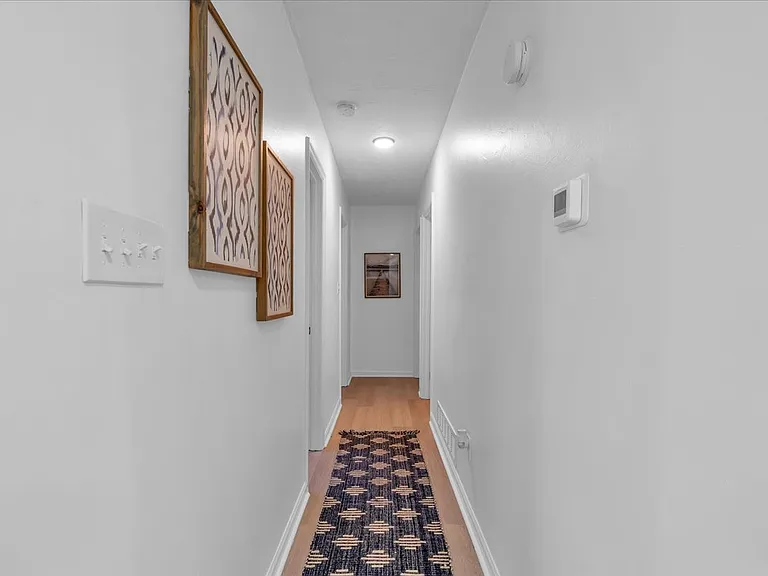 54 Mildred Ct — Photo 7