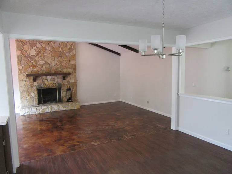 8629 Deerpoint Dr — Photo 11