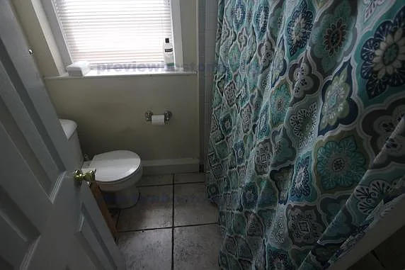 5 bed, 1.5 bath, $3,700 — Photo 3
