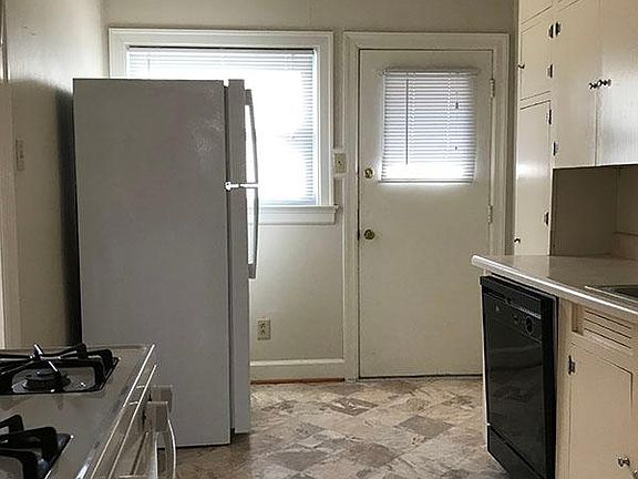 3rd image of 1814 Carolyn Dr APT 3